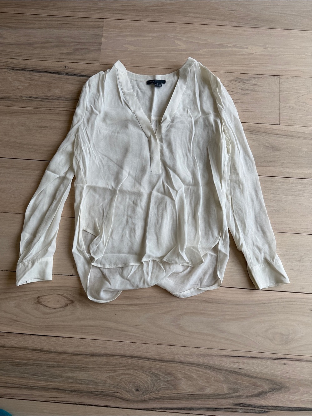 Vince LS Light Cream V-Neck Long Sleeve Blouse